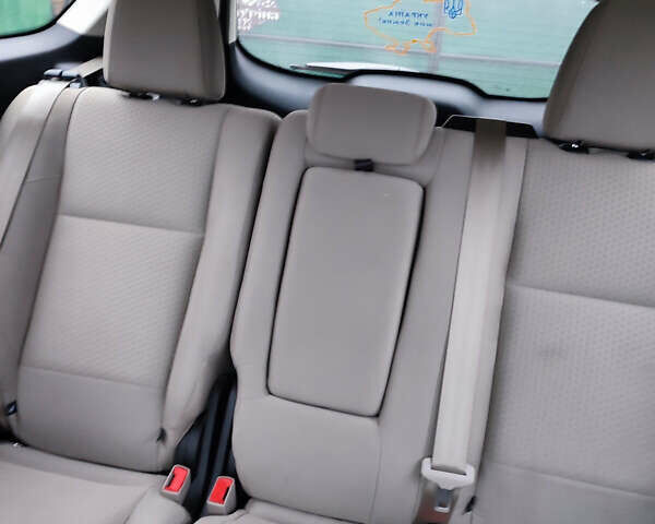 Бежевый Форд Эскейп, объемом двигателя 2 л и пробегом 108 тыс. км за 14000 $, фото 9 на Automoto.ua