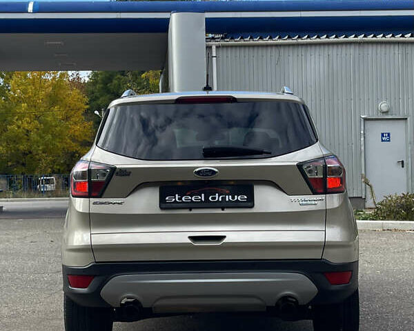 Бежевый Форд Эскейп, объемом двигателя 1.5 л и пробегом 145 тыс. км за 13799 $, фото 2 на Automoto.ua