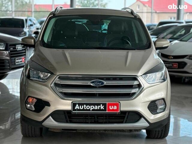 Бежевый Форд Эскейп, объемом двигателя 2 л и пробегом 195 тыс. км за 13490 $, фото 1 на Automoto.ua