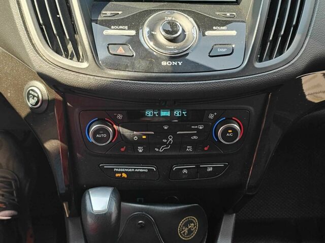 Бежевый Форд Эскейп, объемом двигателя 2 л и пробегом 133 тыс. км за 14500 $, фото 9 на Automoto.ua