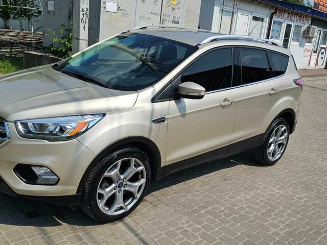 Бежевый Форд Эскейп, объемом двигателя 2 л и пробегом 133 тыс. км за 14500 $, фото 1 на Automoto.ua