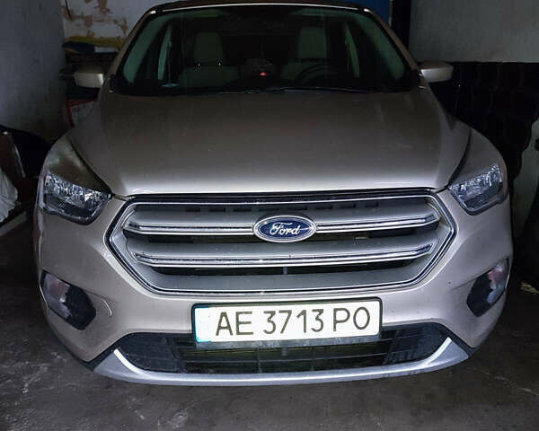 Бежевый Форд Эскейп, объемом двигателя 2 л и пробегом 108 тыс. км за 14000 $, фото 6 на Automoto.ua