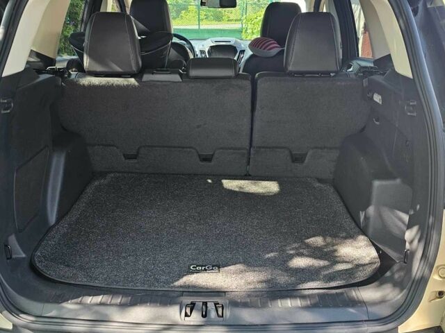 Бежевый Форд Эскейп, объемом двигателя 2 л и пробегом 133 тыс. км за 14500 $, фото 21 на Automoto.ua