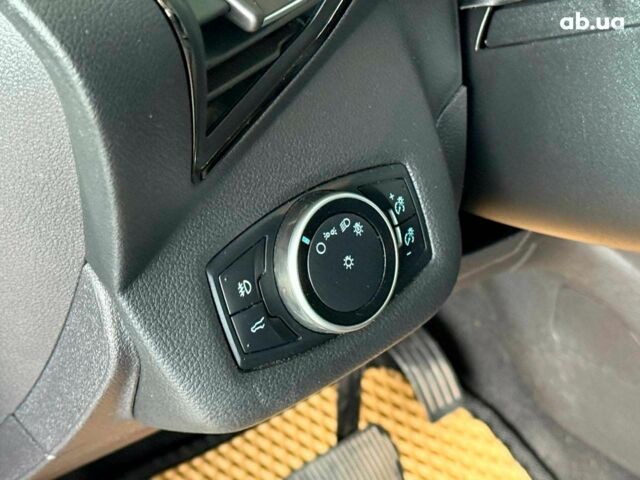 Бежевый Форд Эскейп, объемом двигателя 2 л и пробегом 195 тыс. км за 13490 $, фото 15 на Automoto.ua