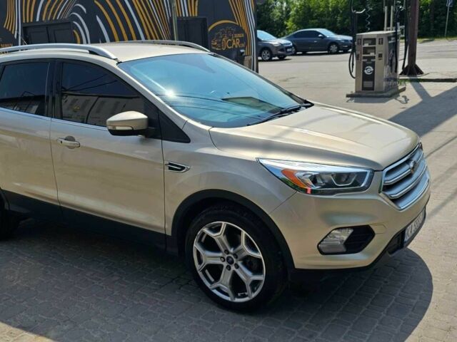 Бежевый Форд Эскейп, объемом двигателя 2 л и пробегом 133 тыс. км за 14500 $, фото 8 на Automoto.ua