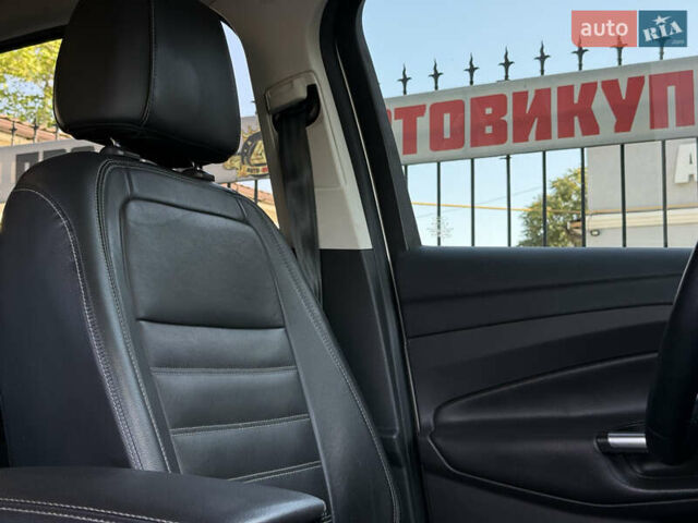 Бежевый Форд Эскейп, объемом двигателя 1.5 л и пробегом 143 тыс. км за 13999 $, фото 43 на Automoto.ua