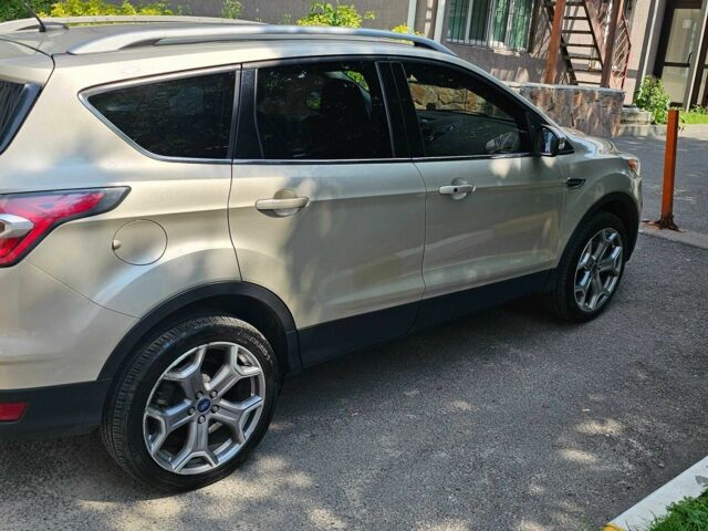 Бежевый Форд Эскейп, объемом двигателя 2 л и пробегом 133 тыс. км за 14500 $, фото 16 на Automoto.ua