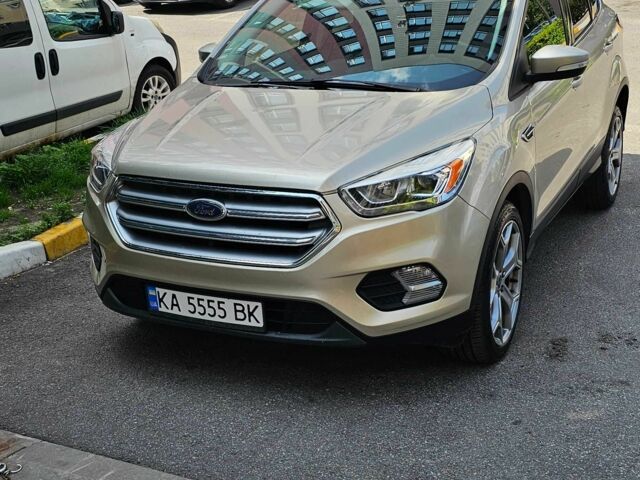 Бежевый Форд Эскейп, объемом двигателя 2 л и пробегом 133 тыс. км за 14500 $, фото 13 на Automoto.ua