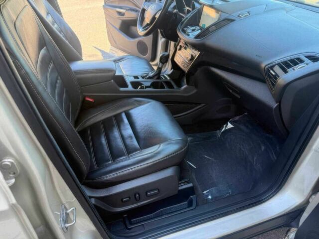 Бежевый Форд Эскейп, объемом двигателя 2 л и пробегом 67 тыс. км за 3100 $, фото 8 на Automoto.ua