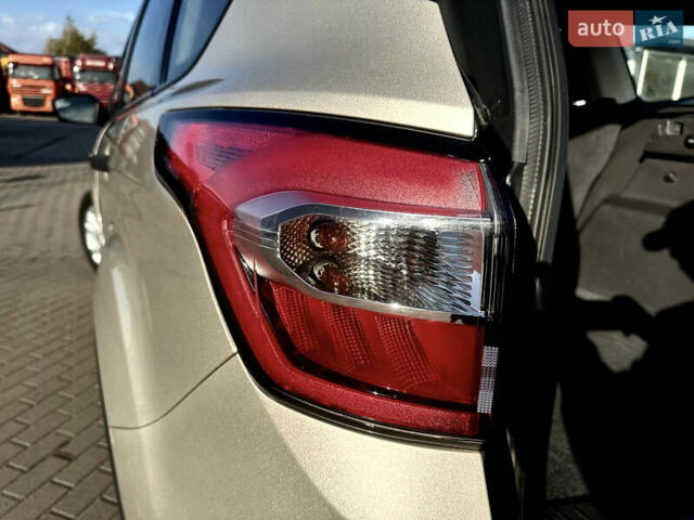 Бежевый Форд Эскейп, объемом двигателя 2.5 л и пробегом 190 тыс. км за 10199 $, фото 9 на Automoto.ua