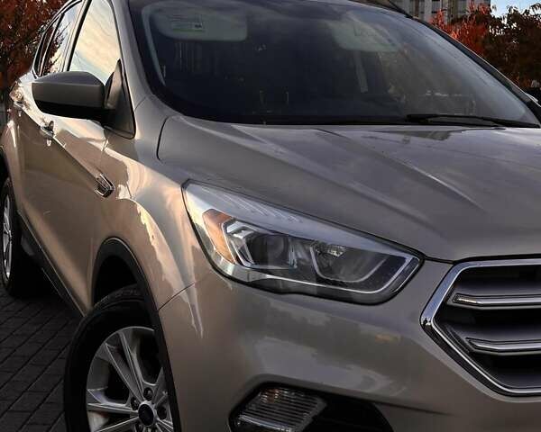 Бежевый Форд Эскейп, объемом двигателя 0 л и пробегом 164 тыс. км за 10900 $, фото 13 на Automoto.ua