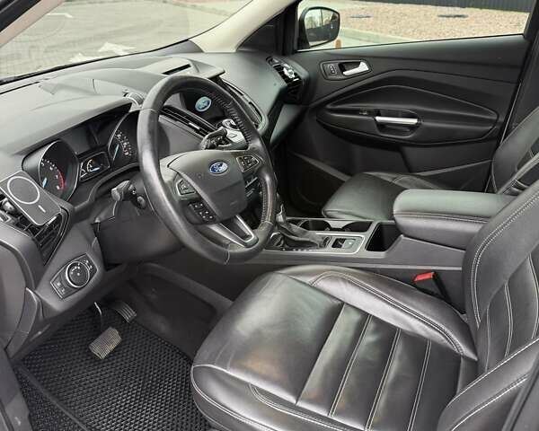 Бежевый Форд Эскейп, объемом двигателя 2 л и пробегом 118 тыс. км за 14000 $, фото 2 на Automoto.ua