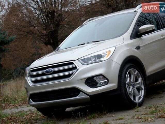 Бежевый Форд Эскейп, объемом двигателя 2 л и пробегом 141 тыс. км за 14900 $, фото 11 на Automoto.ua