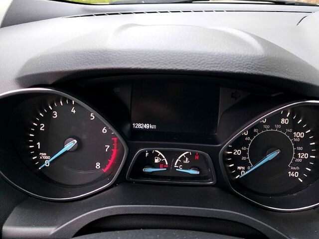 Бежевый Форд Эскейп, объемом двигателя 2 л и пробегом 130 тыс. км за 15500 $, фото 3 на Automoto.ua