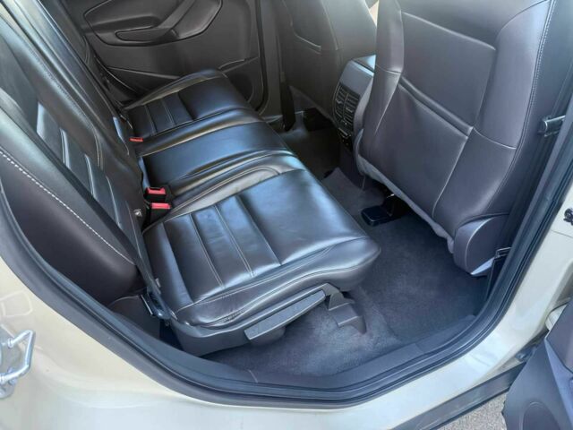 Бежевый Форд Эскейп, объемом двигателя 2 л и пробегом 67 тыс. км за 3100 $, фото 11 на Automoto.ua