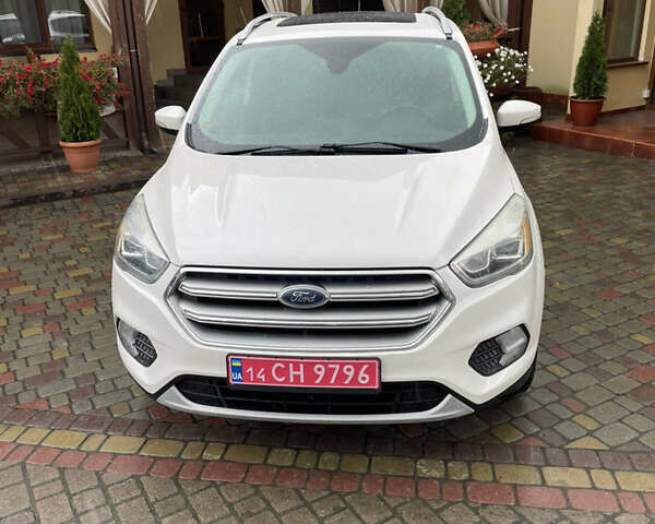 Бежевий Форд Ескейп, об'ємом двигуна 1.5 л та пробігом 227 тис. км за 13400 $, фото 4 на Automoto.ua