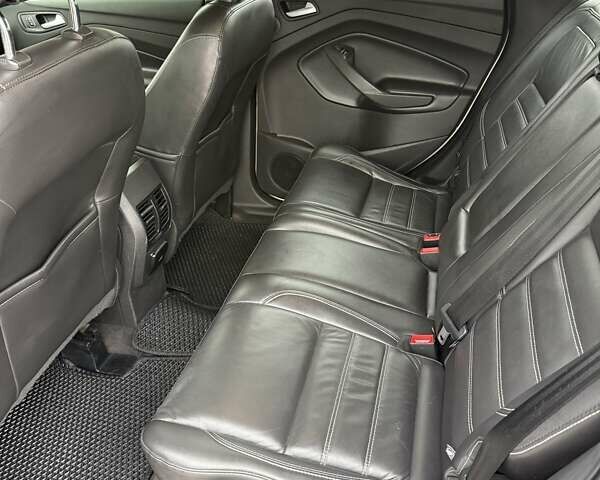 Бежевый Форд Эскейп, объемом двигателя 2 л и пробегом 118 тыс. км за 14000 $, фото 3 на Automoto.ua