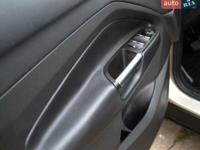 Бежевый Форд Эскейп, объемом двигателя 2 л и пробегом 141 тыс. км за 14900 $, фото 21 на Automoto.ua