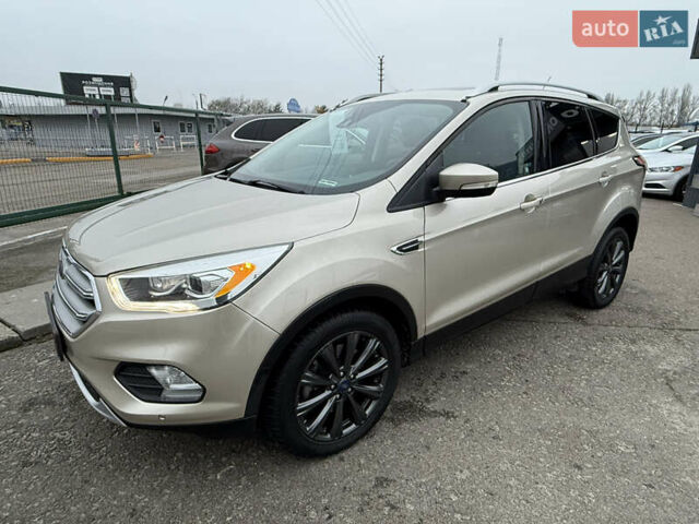 Бежевый Форд Эскейп, объемом двигателя 2 л и пробегом 128 тыс. км за 15990 $, фото 1 на Automoto.ua