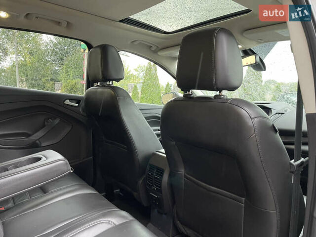 Бежевий Форд Ескейп, об'ємом двигуна 1.5 л та пробігом 227 тис. км за 13400 $, фото 7 на Automoto.ua