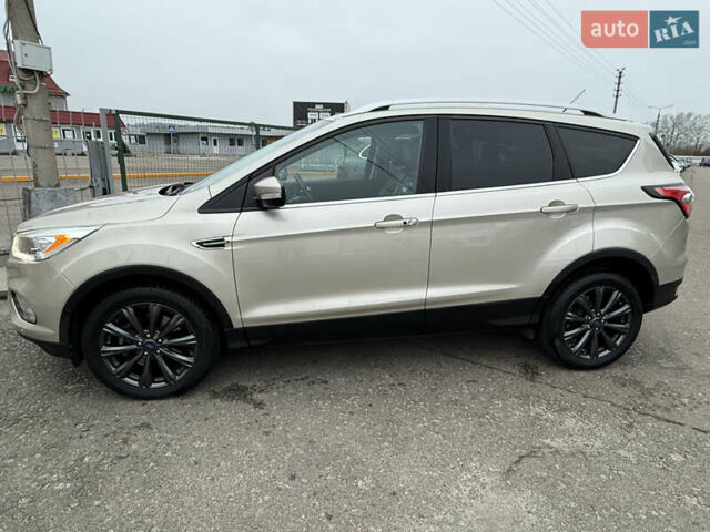 Бежевый Форд Эскейп, объемом двигателя 2 л и пробегом 128 тыс. км за 15990 $, фото 2 на Automoto.ua