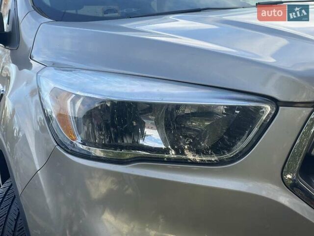 Бежевый Форд Эскейп, объемом двигателя 1.5 л и пробегом 235 тыс. км за 9350 $, фото 11 на Automoto.ua