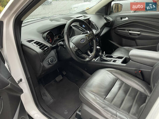 Бежевий Форд Ескейп, об'ємом двигуна 1.5 л та пробігом 227 тис. км за 13400 $, фото 5 на Automoto.ua