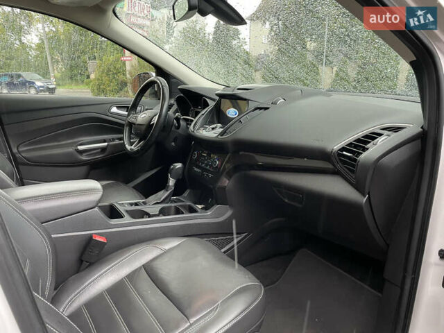 Бежевий Форд Ескейп, об'ємом двигуна 1.5 л та пробігом 227 тис. км за 13400 $, фото 8 на Automoto.ua