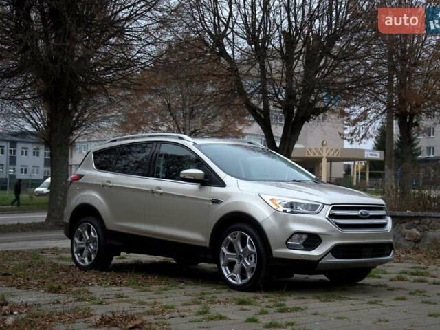 Бежевый Форд Эскейп, объемом двигателя 2 л и пробегом 141 тыс. км за 14900 $, фото 7 на Automoto.ua