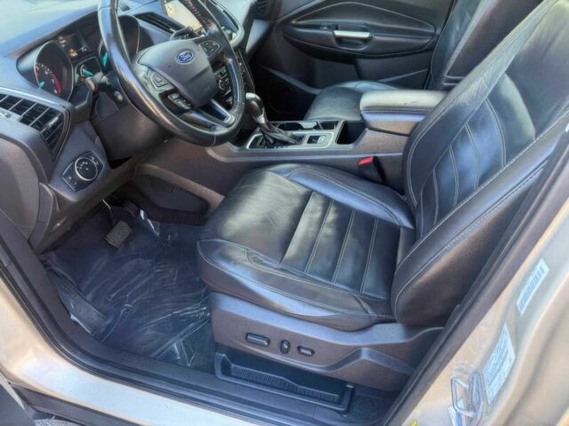 Бежевый Форд Эскейп, объемом двигателя 2 л и пробегом 67 тыс. км за 3100 $, фото 9 на Automoto.ua