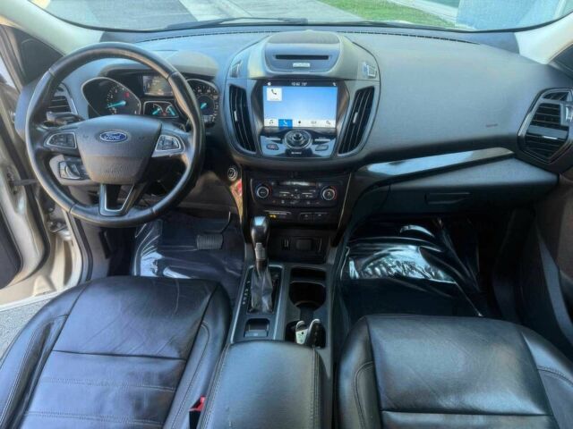 Бежевый Форд Эскейп, объемом двигателя 2 л и пробегом 67 тыс. км за 3100 $, фото 10 на Automoto.ua