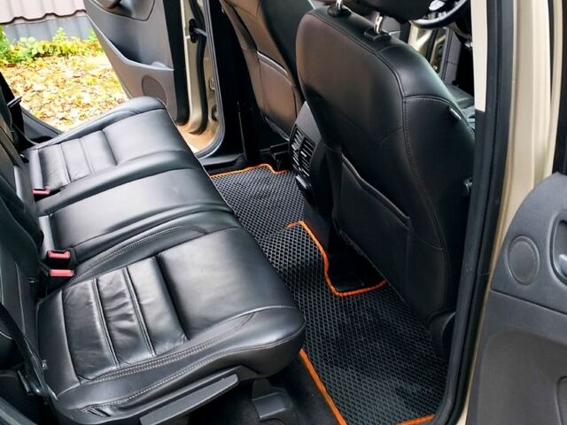 Бежевый Форд Эскейп, объемом двигателя 2 л и пробегом 130 тыс. км за 15500 $, фото 6 на Automoto.ua