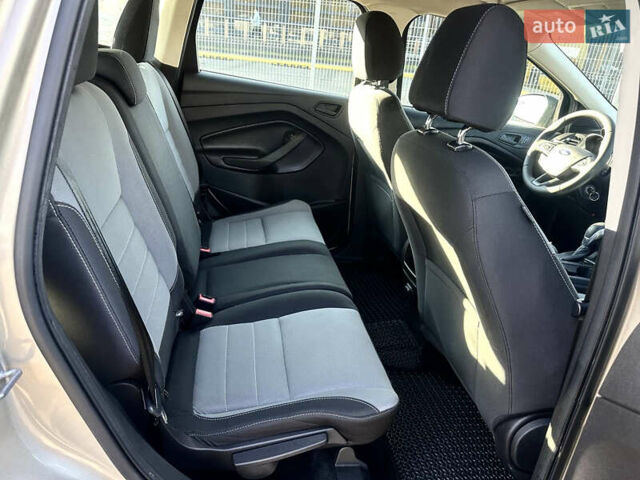 Бежевый Форд Эскейп, объемом двигателя 2.5 л и пробегом 190 тыс. км за 10199 $, фото 21 на Automoto.ua