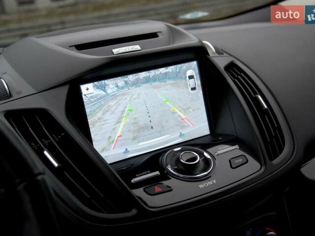 Бежевый Форд Эскейп, объемом двигателя 2 л и пробегом 141 тыс. км за 14900 $, фото 4 на Automoto.ua