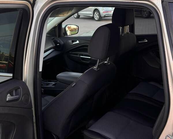 Бежевый Форд Эскейп, объемом двигателя 0 л и пробегом 164 тыс. км за 10900 $, фото 11 на Automoto.ua