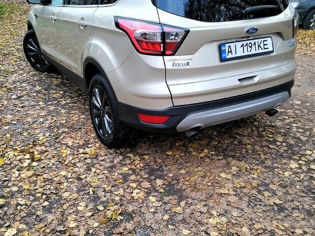 Бежевый Форд Эскейп, объемом двигателя 2 л и пробегом 130 тыс. км за 15500 $, фото 8 на Automoto.ua