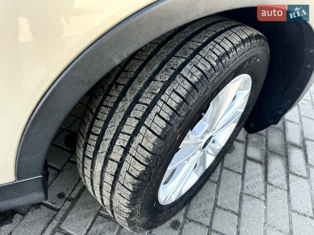 Бежевый Форд Эскейп, объемом двигателя 2.5 л и пробегом 190 тыс. км за 10199 $, фото 14 на Automoto.ua