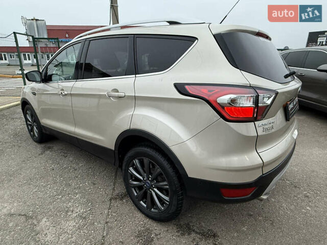 Бежевый Форд Эскейп, объемом двигателя 2 л и пробегом 128 тыс. км за 15990 $, фото 3 на Automoto.ua