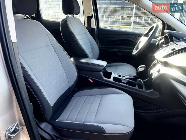 Бежевый Форд Эскейп, объемом двигателя 2.5 л и пробегом 190 тыс. км за 10199 $, фото 24 на Automoto.ua