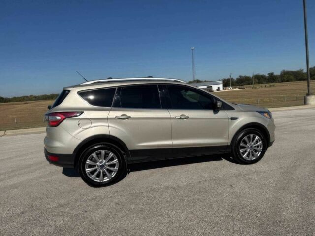 Бежевый Форд Эскейп, объемом двигателя 2 л и пробегом 62 тыс. км за 6700 $, фото 2 на Automoto.ua