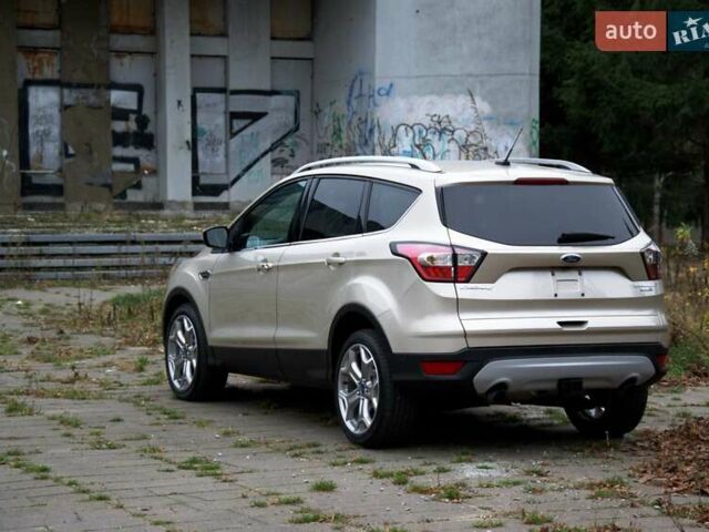 Бежевый Форд Эскейп, объемом двигателя 2 л и пробегом 141 тыс. км за 14900 $, фото 13 на Automoto.ua