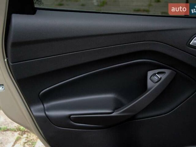 Бежевый Форд Эскейп, объемом двигателя 2 л и пробегом 141 тыс. км за 14900 $, фото 35 на Automoto.ua