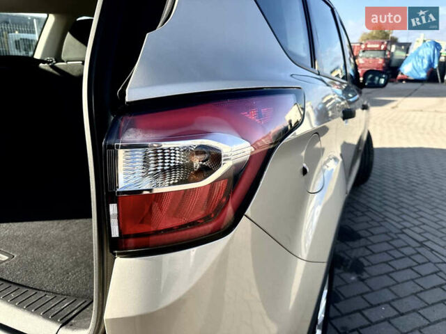 Бежевый Форд Эскейп, объемом двигателя 2.5 л и пробегом 190 тыс. км за 10199 $, фото 10 на Automoto.ua