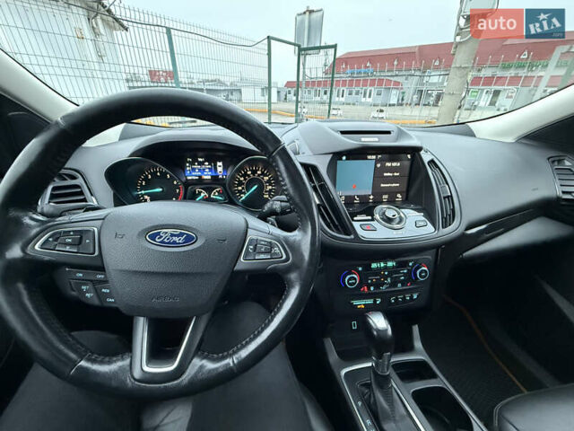 Бежевый Форд Эскейп, объемом двигателя 2 л и пробегом 128 тыс. км за 15990 $, фото 16 на Automoto.ua