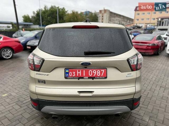 Форд Эскейп 2017 в Луцке на Automoto.ua Бежевый Форд Эскейп, объемом двигателя 1.5 л и пробегом 139 тыс. км за 10500 $, фото 3 на Automoto.ua