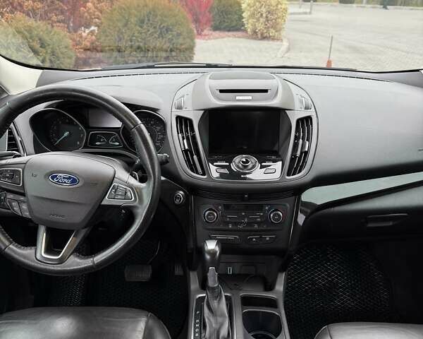 Бежевый Форд Эскейп, объемом двигателя 2 л и пробегом 118 тыс. км за 14000 $, фото 13 на Automoto.ua