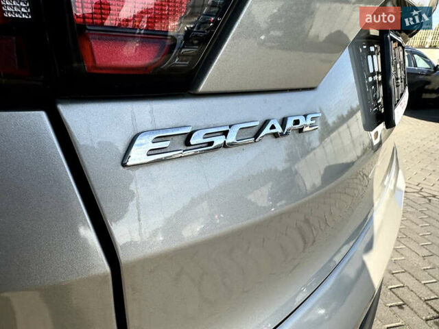 Бежевый Форд Эскейп, объемом двигателя 2.5 л и пробегом 190 тыс. км за 10199 $, фото 11 на Automoto.ua