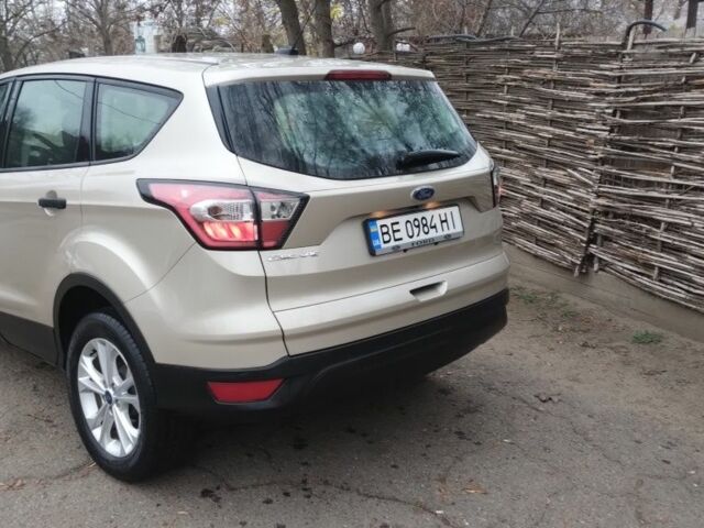 Бежевый Форд Эскейп, объемом двигателя 2.5 л и пробегом 43 тыс. км за 13900 $, фото 1 на Automoto.ua