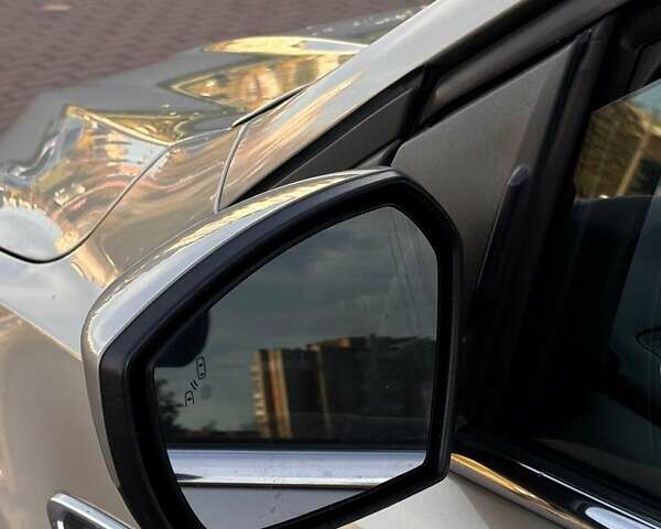 Бежевый Форд Эскейп, объемом двигателя 0 л и пробегом 164 тыс. км за 10900 $, фото 8 на Automoto.ua