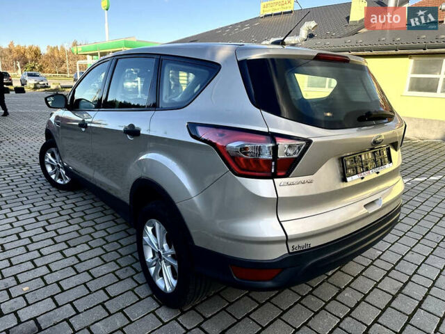 Бежевый Форд Эскейп, объемом двигателя 2.5 л и пробегом 190 тыс. км за 10199 $, фото 1 на Automoto.ua